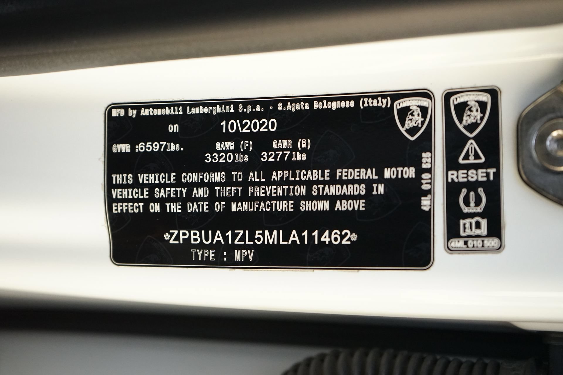 Used 2021 Lamborghini Urus AWD/4WD image 37