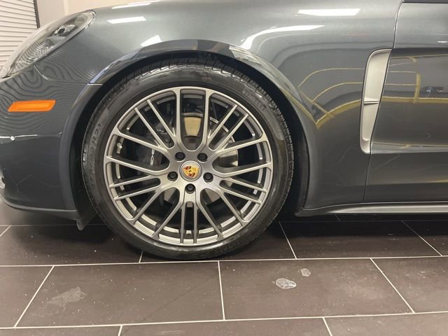 Used 2023 Porsche Panamera image 20
