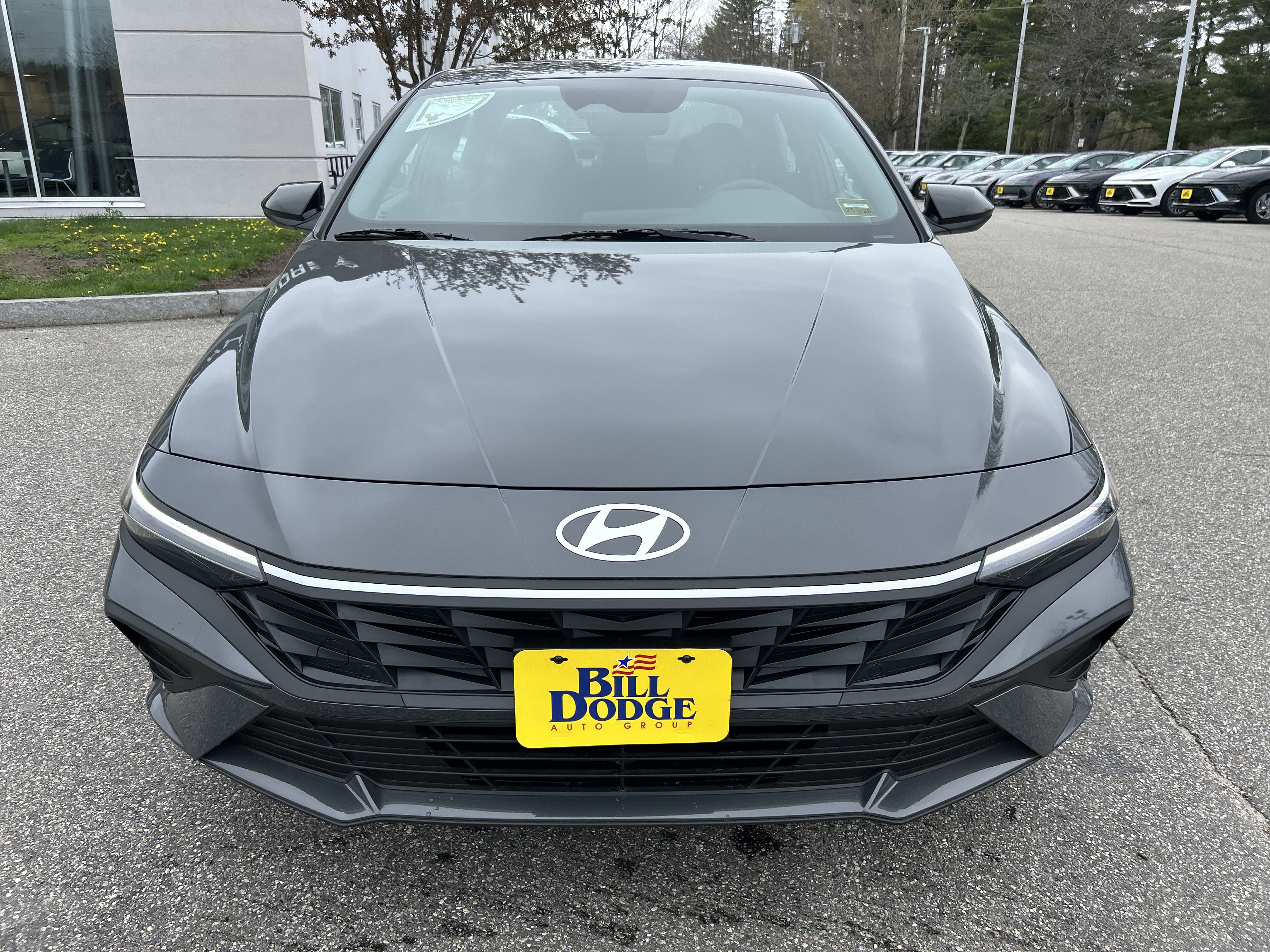 Used 2025 Hyundai Elantra Sport image 2