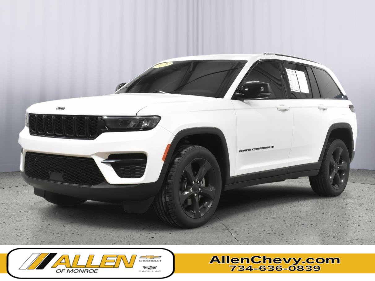Used 2024 Jeep Grand Cherokee Altitude AWD/4WD image 1