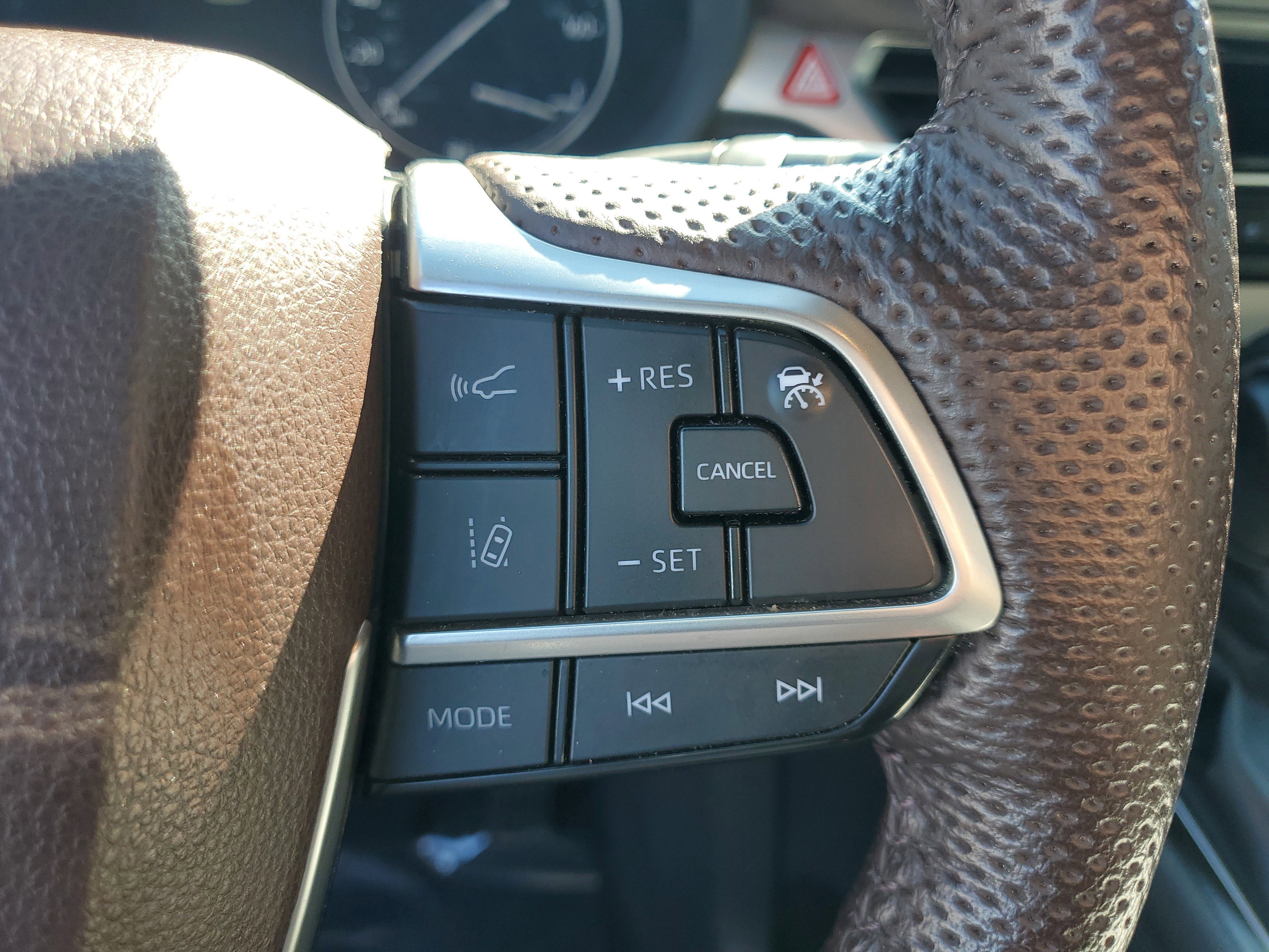 Used 2022 Toyota Sienna Platinum image 28