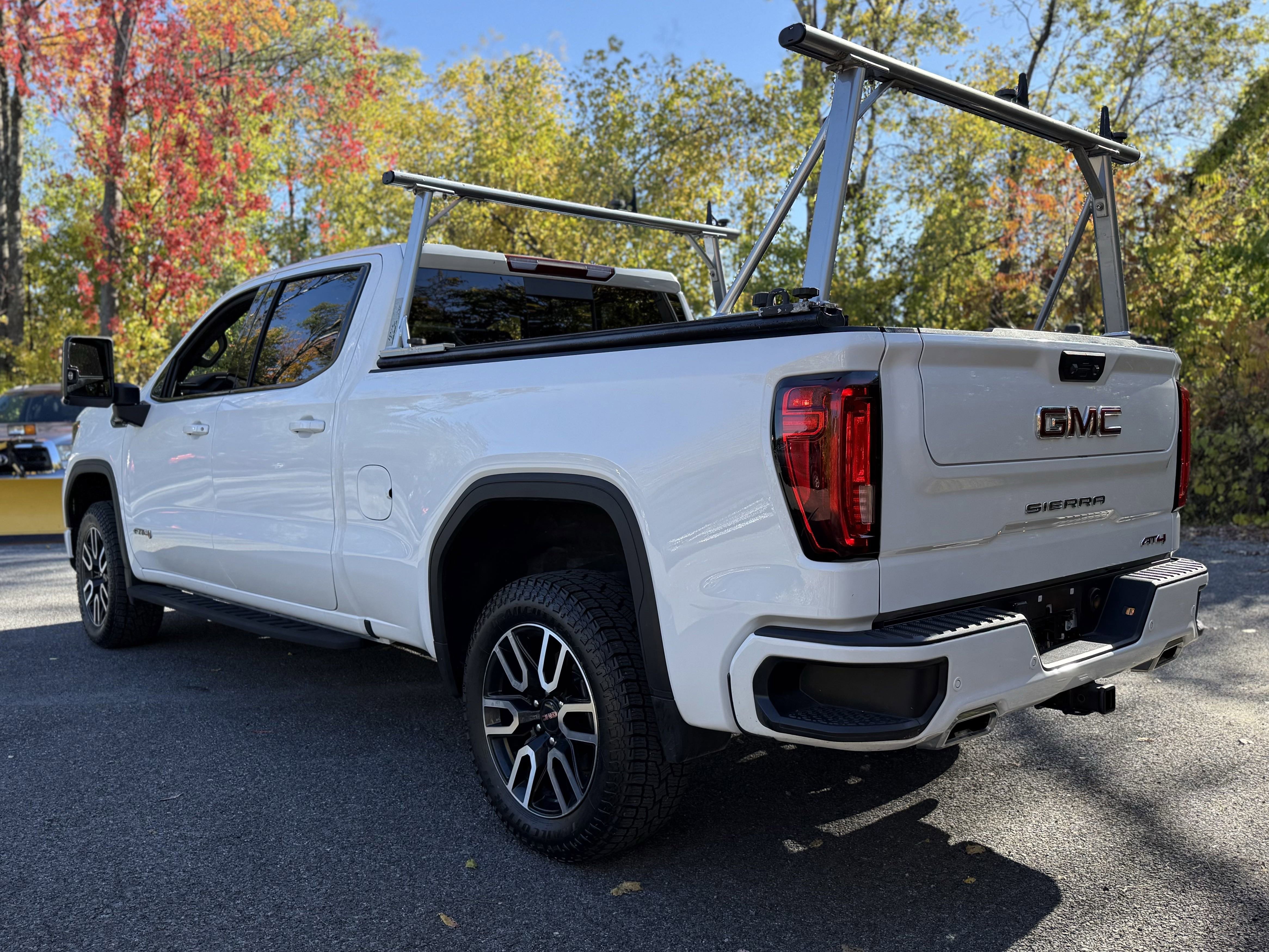 Used 2024 GMC Sierra 1500 AT4 w/ AT4 Premium Package image 9