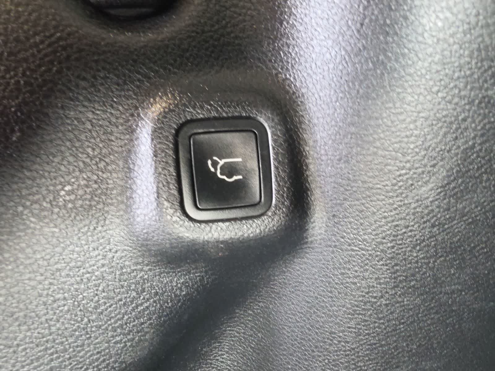 Used 2018 Jeep Compass Latitude w/ Popular Equipment Group FWD image 29