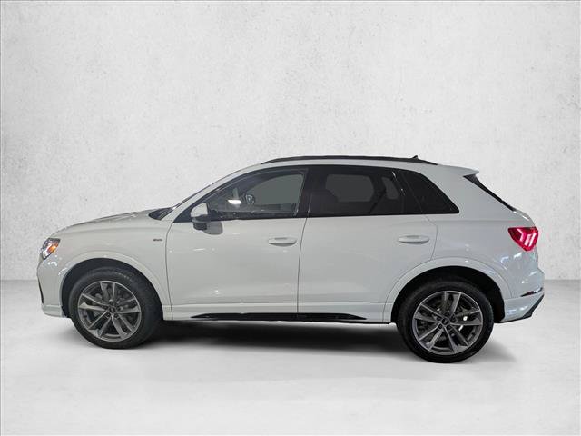 Certified 2025 Audi Q3 2.0T Premium w/ Black Optic Sport Package AWD/4WD image 9