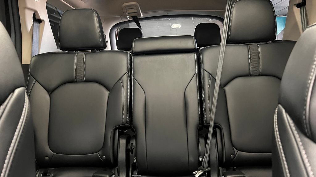 Used 2025 Honda Pilot Touring image 14