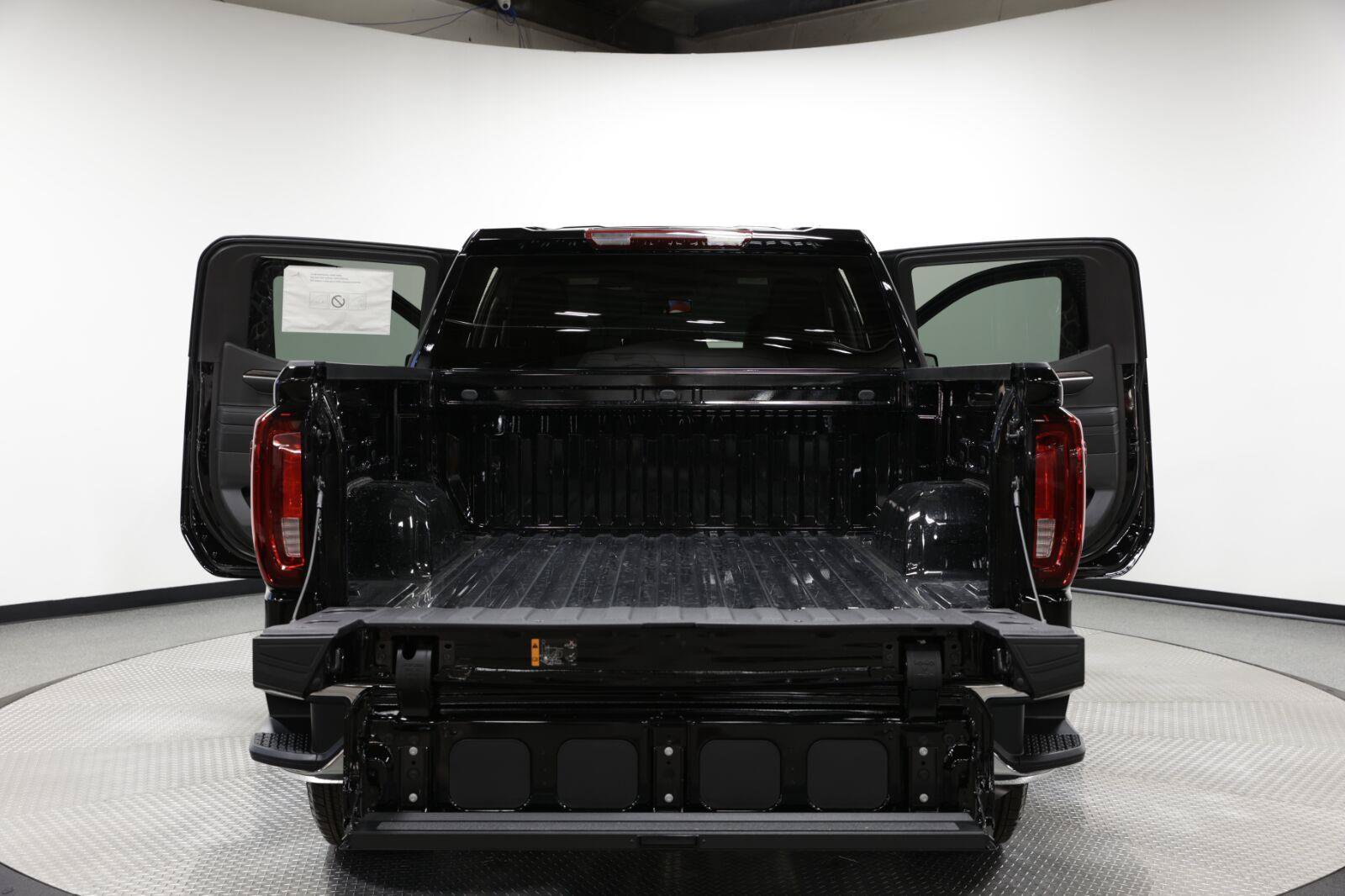 New 2026 GMC Sierra 1500 SLT AWD/4WD image 12