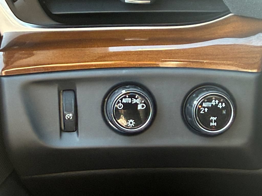 Used 2020 Cadillac Escalade Luxury AWD/4WD image 21