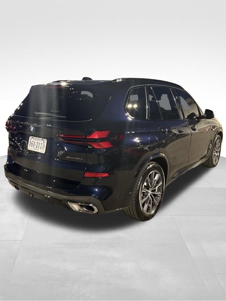 Used 2026 BMW X5 xDrive50e w/ M Sport Package image 7