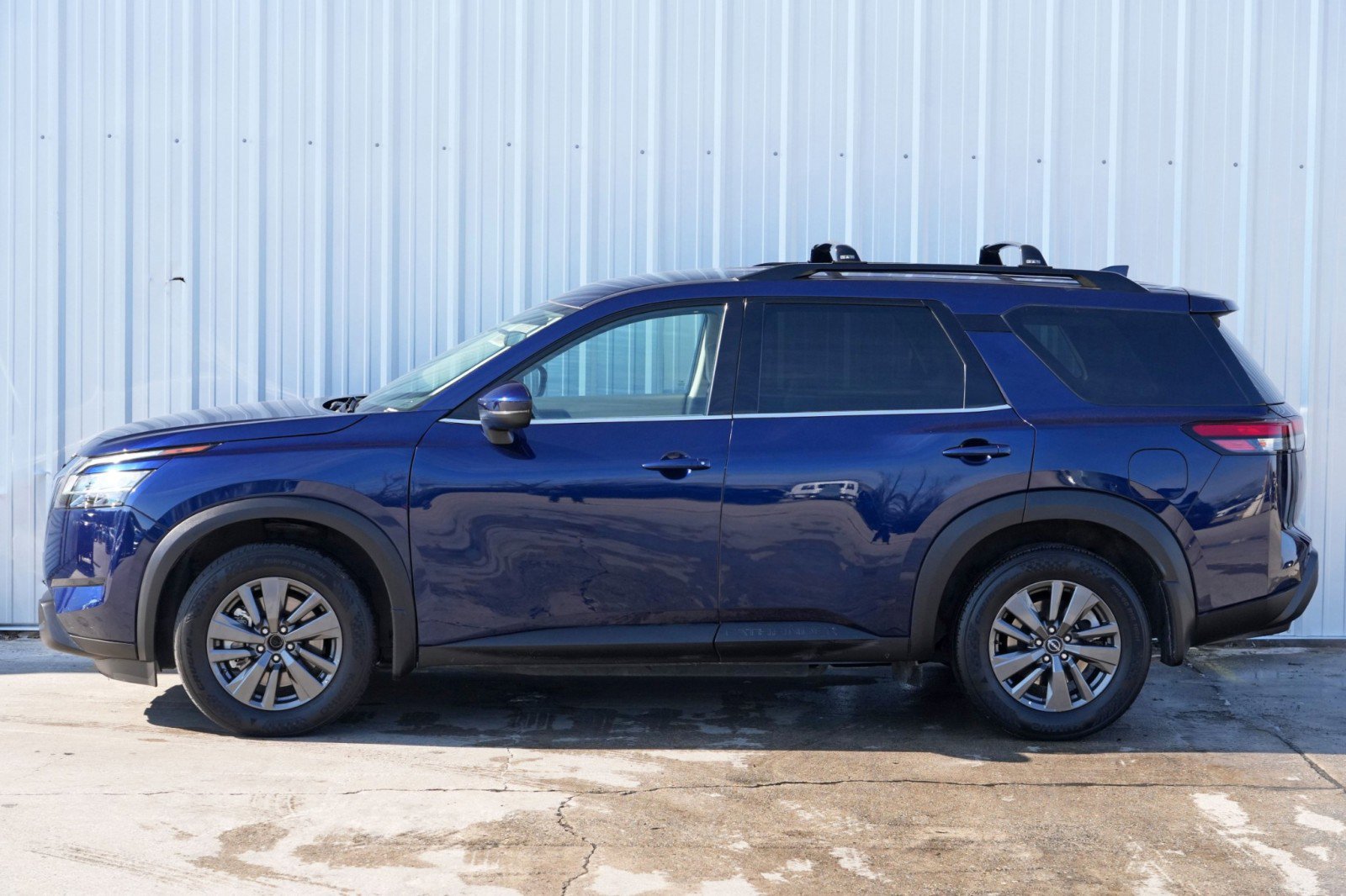 Used 2022 Nissan Pathfinder SV image 44