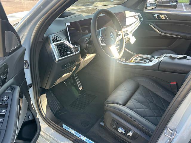 New 2026 BMW X5 xDrive50e w/ M Sport Package image 4