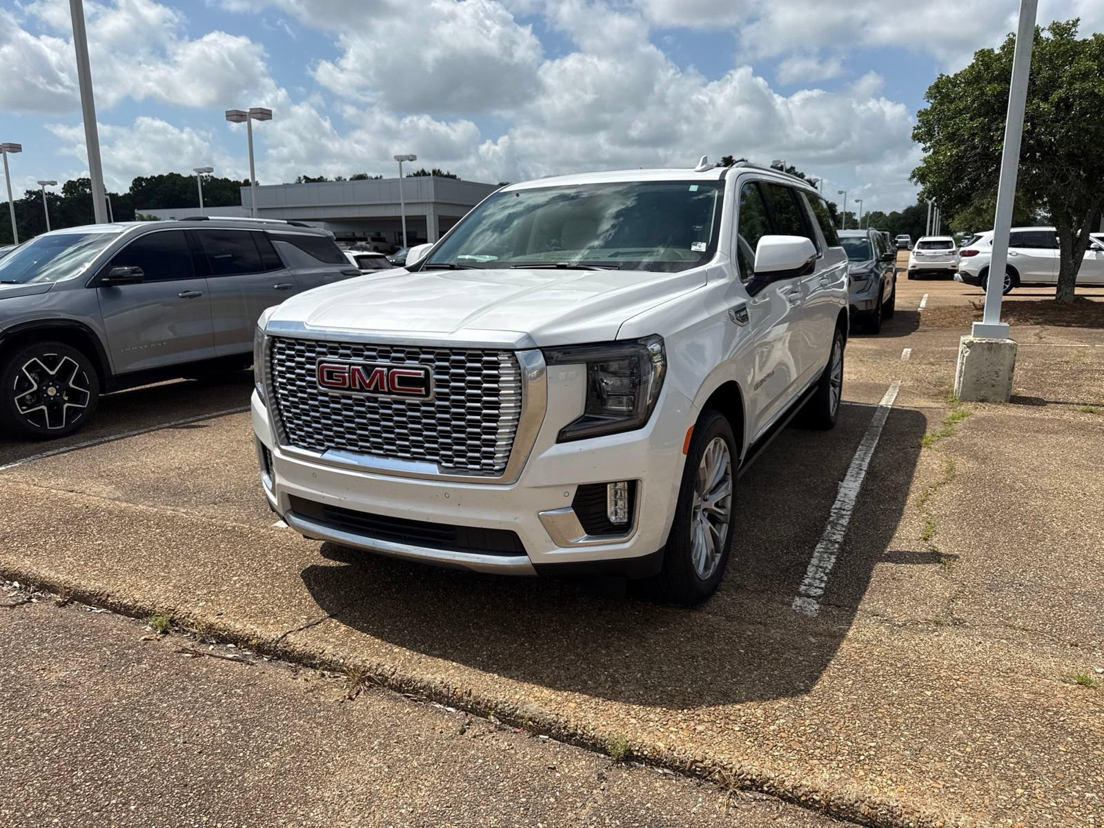 Used 2022 GMC Yukon XL Denali w/ Denali Premium Package