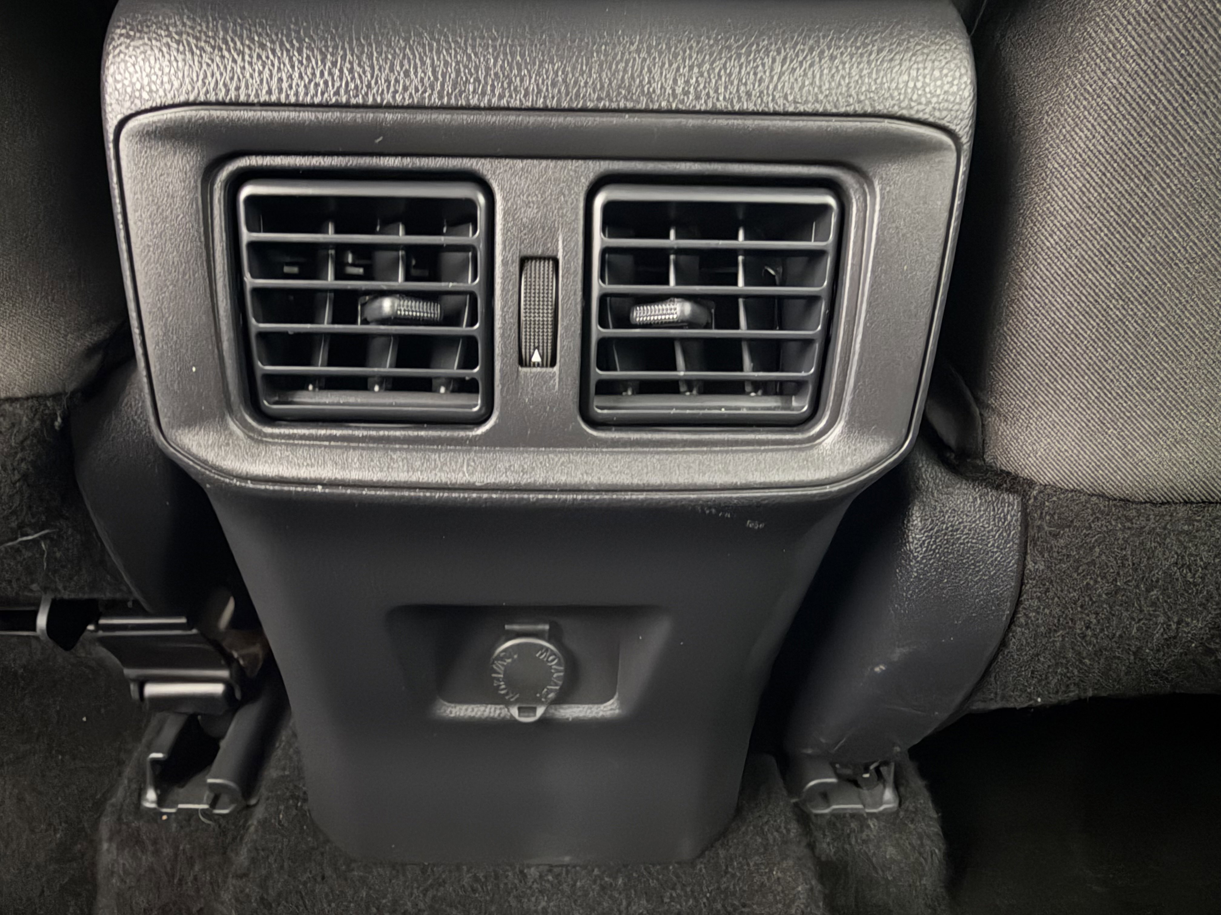 Used 2025 Toyota RAV4 LE AWD/4WD image 27
