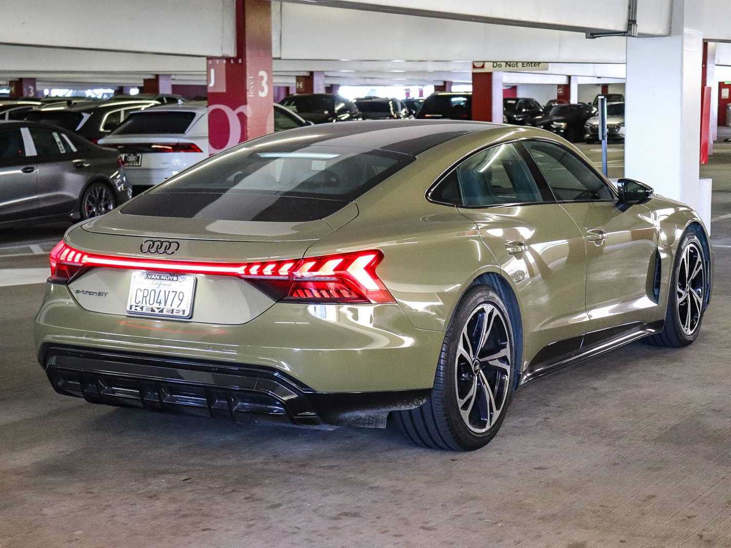 Used 2023 Audi e-tron GT Premium Plus w/ Performance Package AWD/4WD image 4