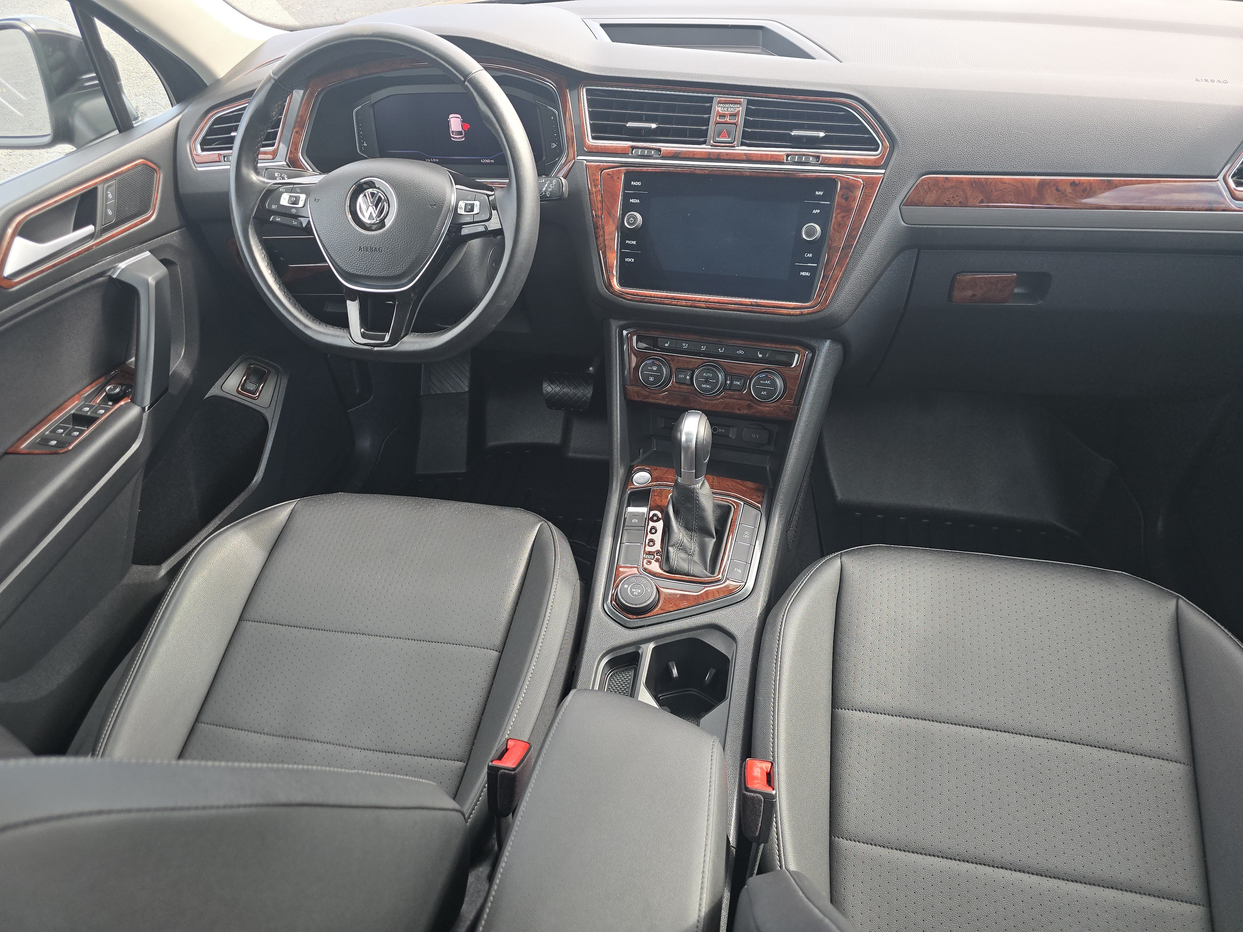 Used 2019 Volkswagen Tiguan SEL AWD/4WD image 21