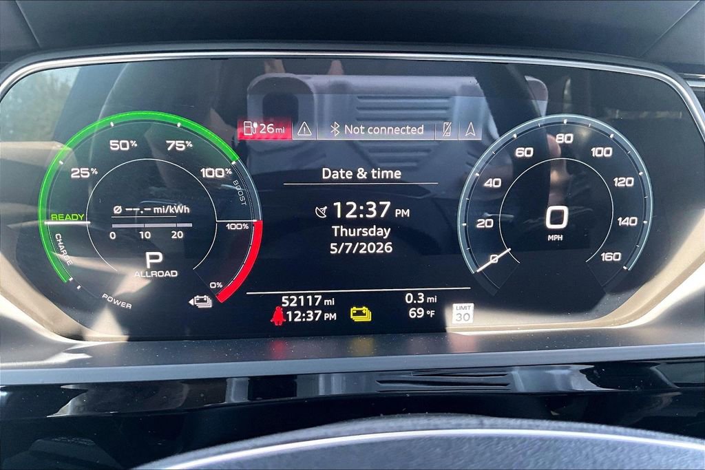 Used 2019 Audi e-tron Prestige w/ Prestige Package AWD/4WD image 26