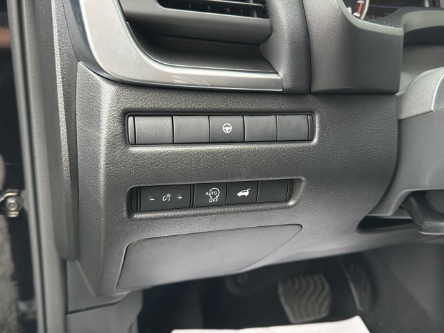 Certified 2026 Nissan Rogue SV w/ Cold Weather Package AWD/4WD image 17