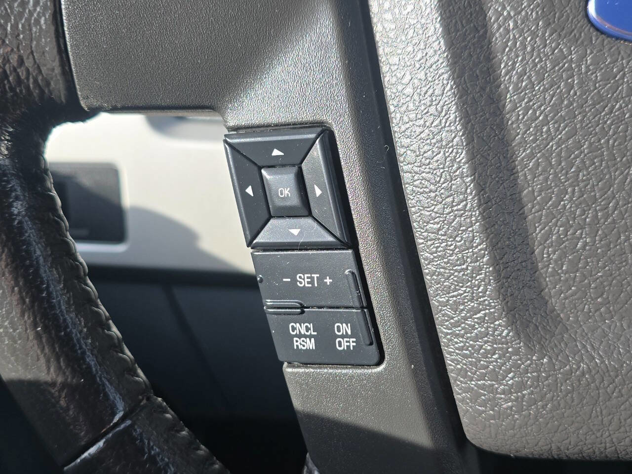 Used 2013 Ford F150 Lariat w/ Lariat Chrome Pkg image 29