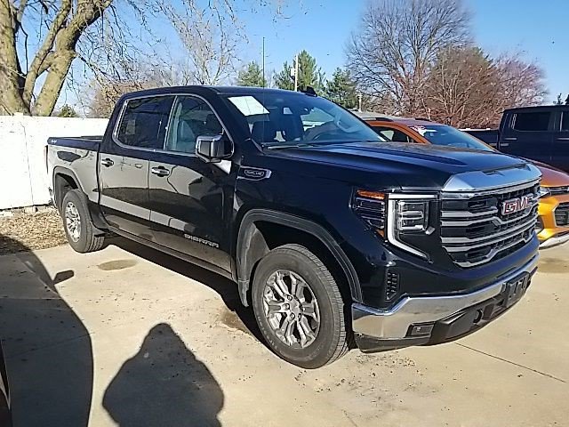 Certified 2025 GMC Sierra 1500 SLT image 3