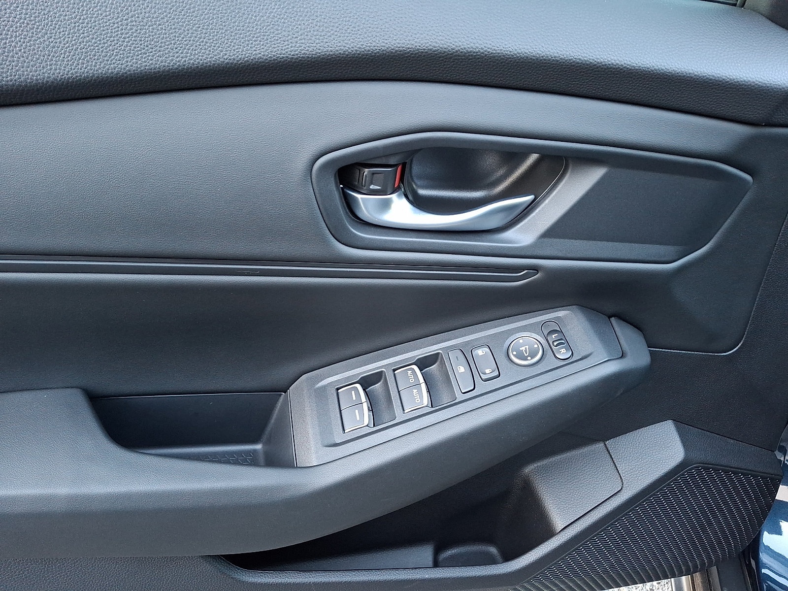 Used 2025 Honda Accord SE image 13