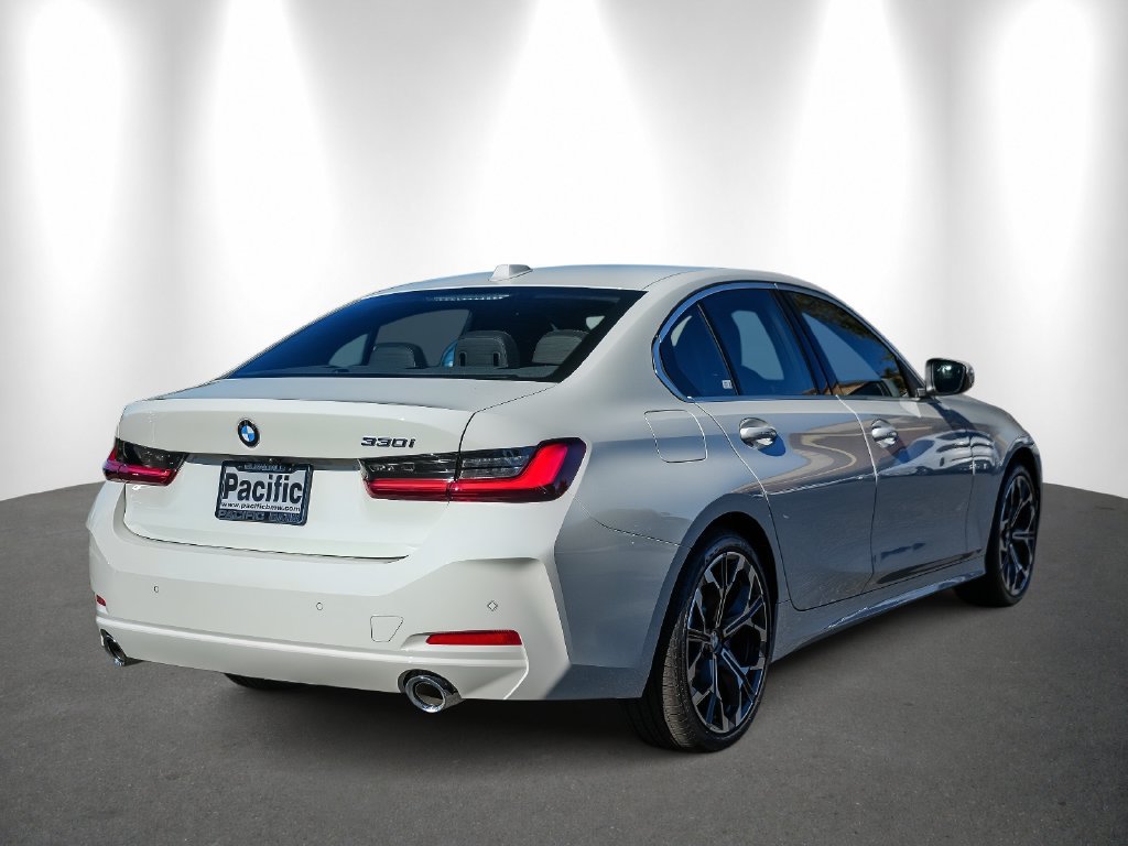 New 2026 BMW 330i Sedan w/ Convenience Package RWD image 6