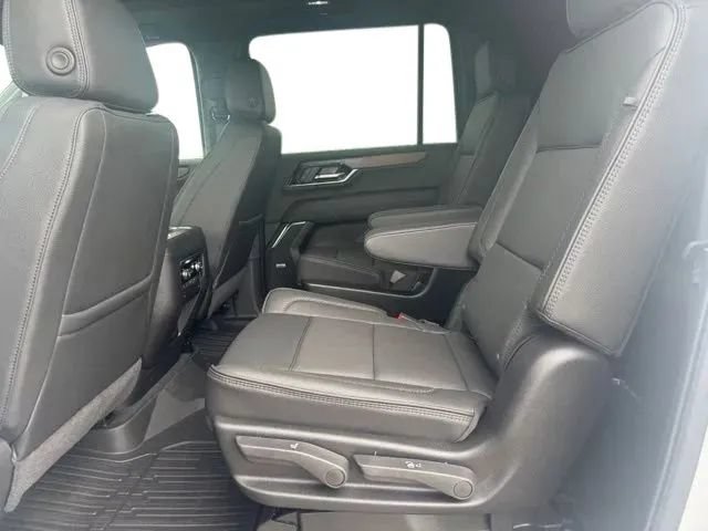 New 2026 GMC Yukon XL Denali w/ Sun & Power Step Package AWD/4WD image 18