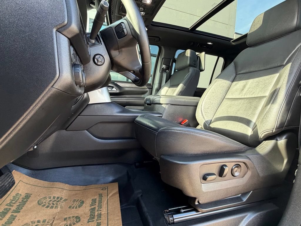 Used 2024 Chevrolet Suburban Z71 w/ Luxury Package AWD/4WD image 10