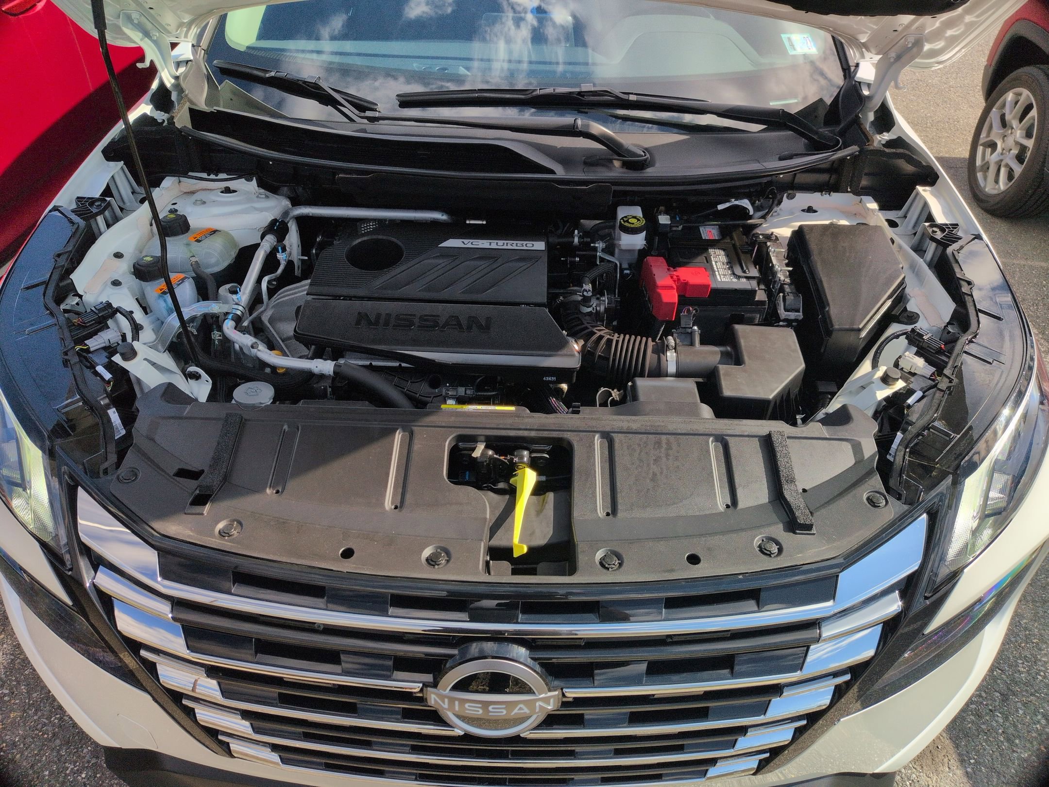 Used 2025 Nissan Rogue SV w/ SV Premium Package image 17