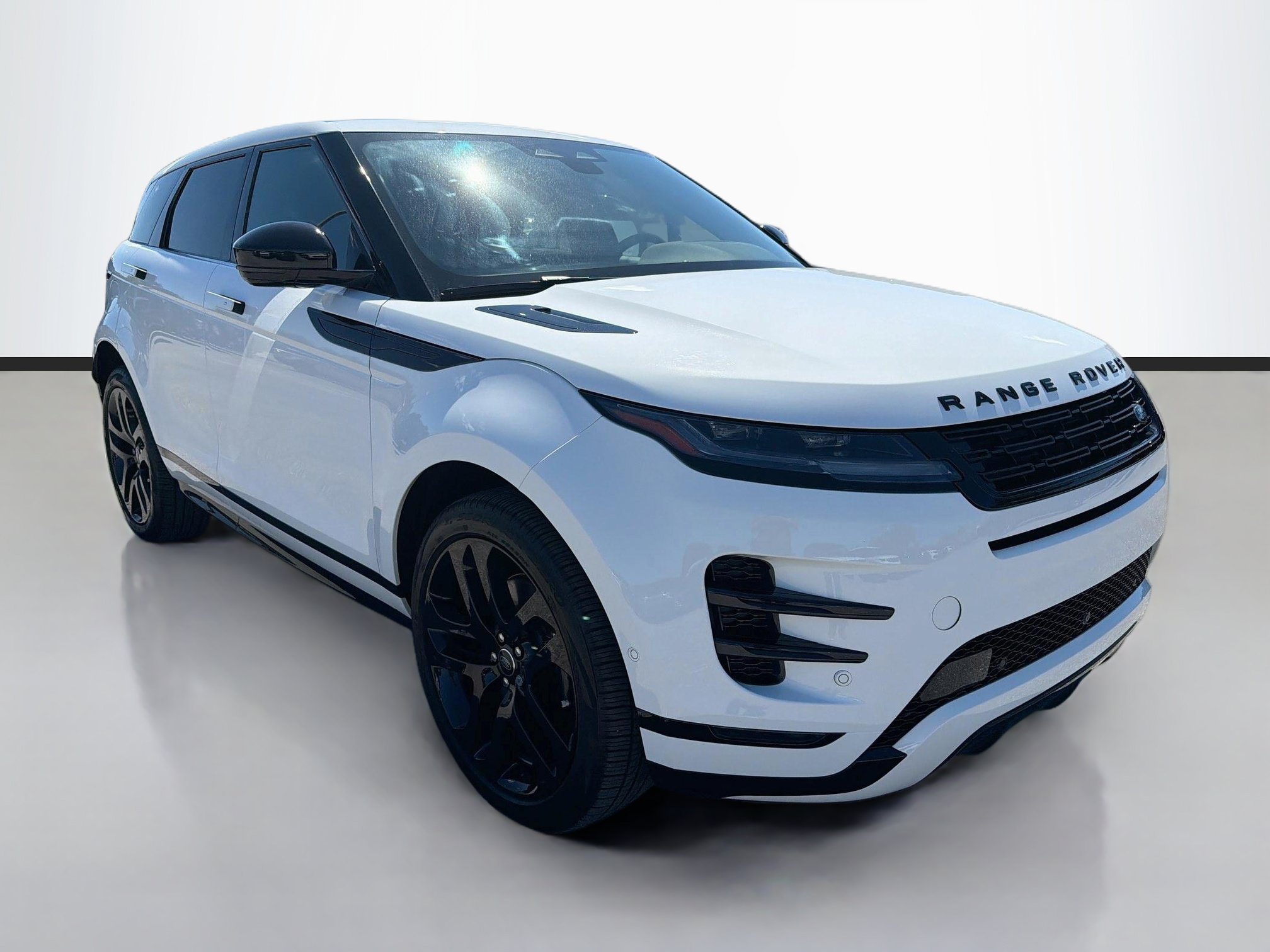 Used 2026 Land Rover Range Rover Evoque Dynamic SE AWD/4WD image 7