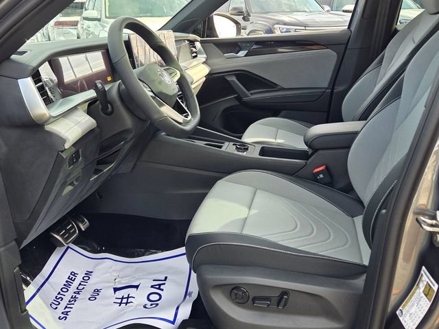 New 2026 Volkswagen Tiguan SE R-Line FWD image 5