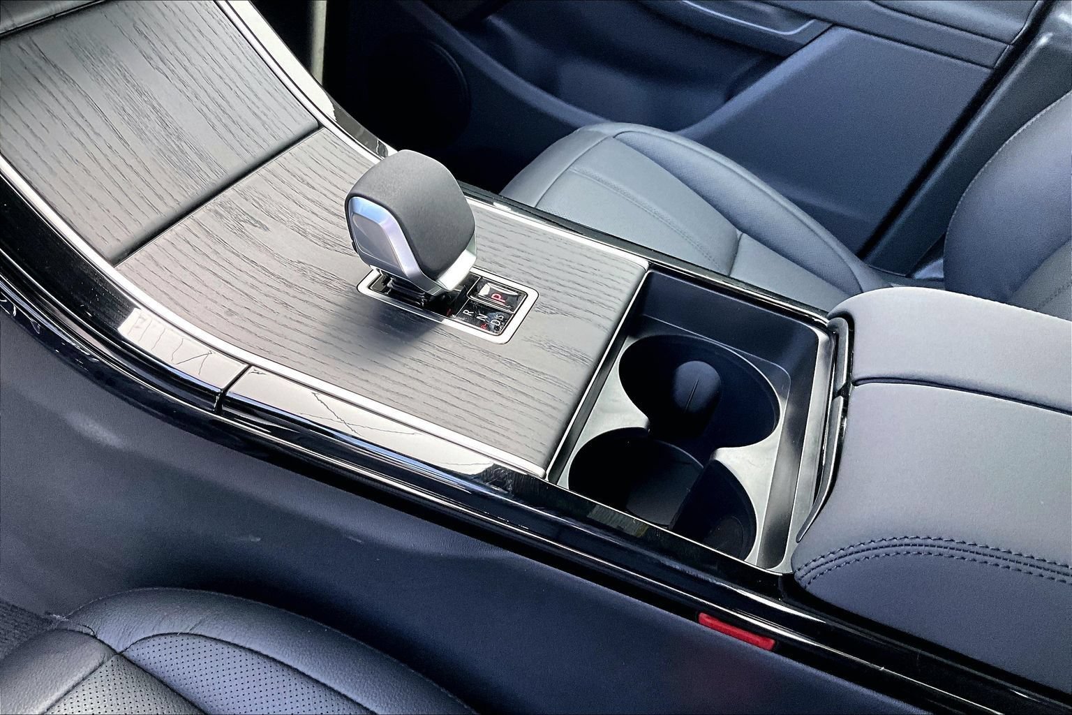 New 2026 Land Rover Range Rover Evoque S AWD/4WD image 8