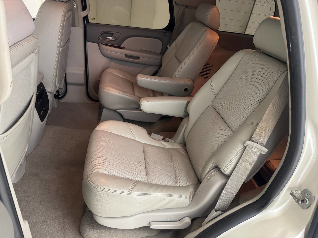 Used 2010 GMC Yukon SLT image 23