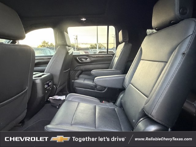 Used 2023 Chevrolet Suburban Z71 w/ Luxury Package AWD/4WD image 33