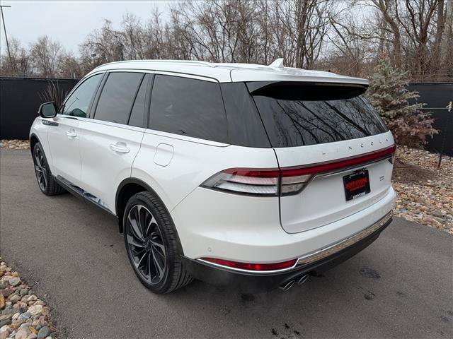 Certified 2023 Lincoln Aviator Reserve w/ Equipment Group 201A AWD/4WD image 3
