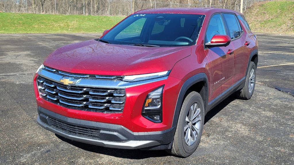 New 2026 Chevrolet Equinox LT w/ Safety and Technology Package FWD image 3
