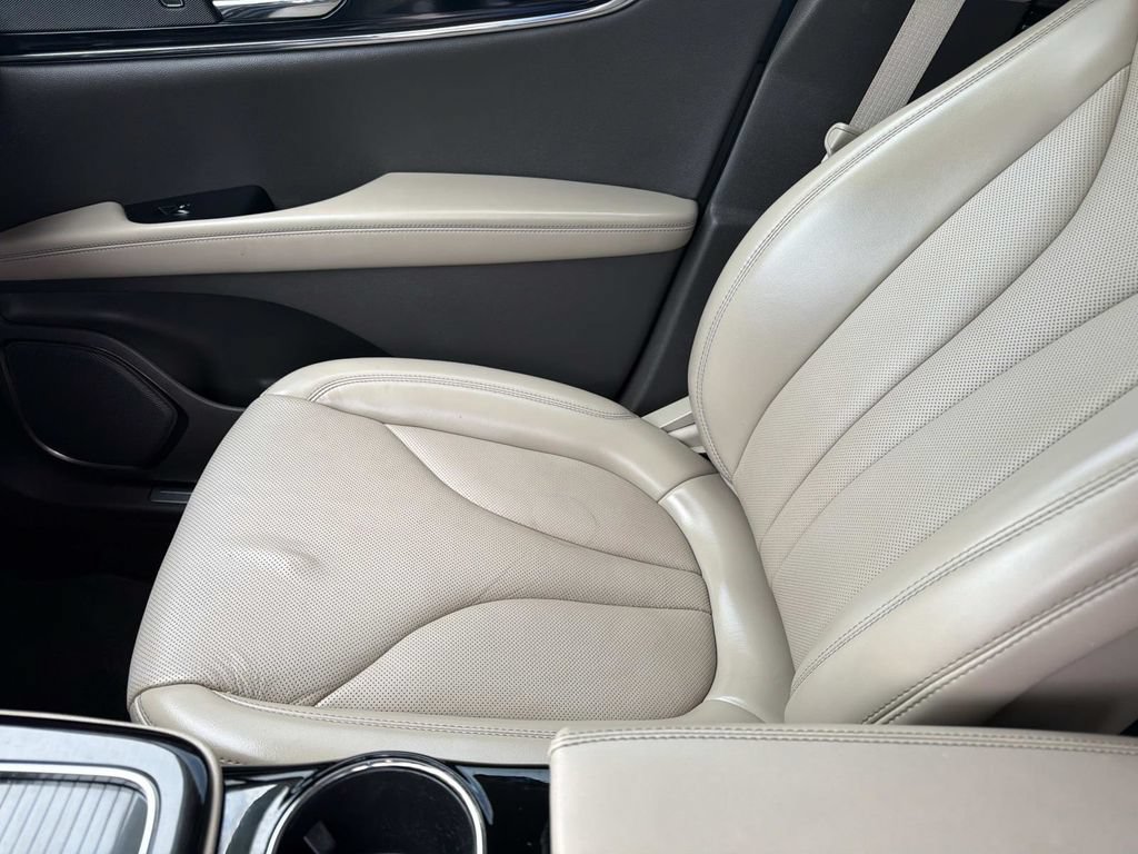 Certified 2023 Lincoln Nautilus Reserve FWD image 17
