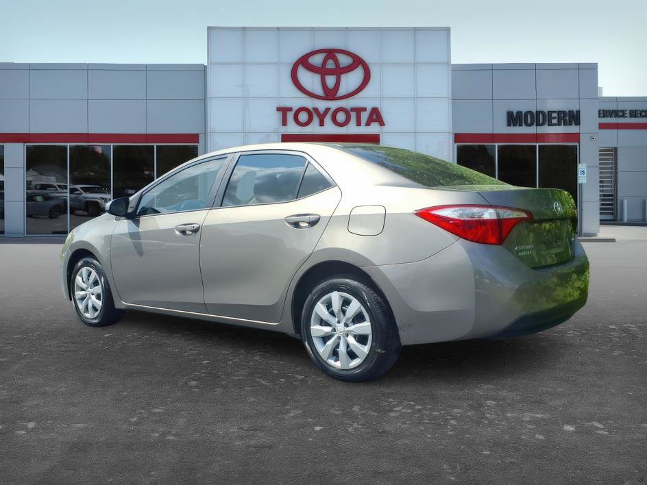 Used 2016 Toyota Corolla LE FWD image 3