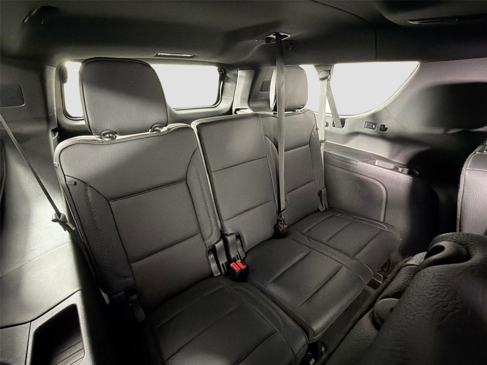 Used 2024 GMC Yukon XL Denali w/ Advanced Technology Package AWD/4WD image 29