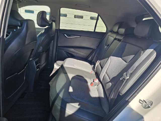 Certified 2023 Kia Niro Wave w/ Wave Preserve Package FWD image 18