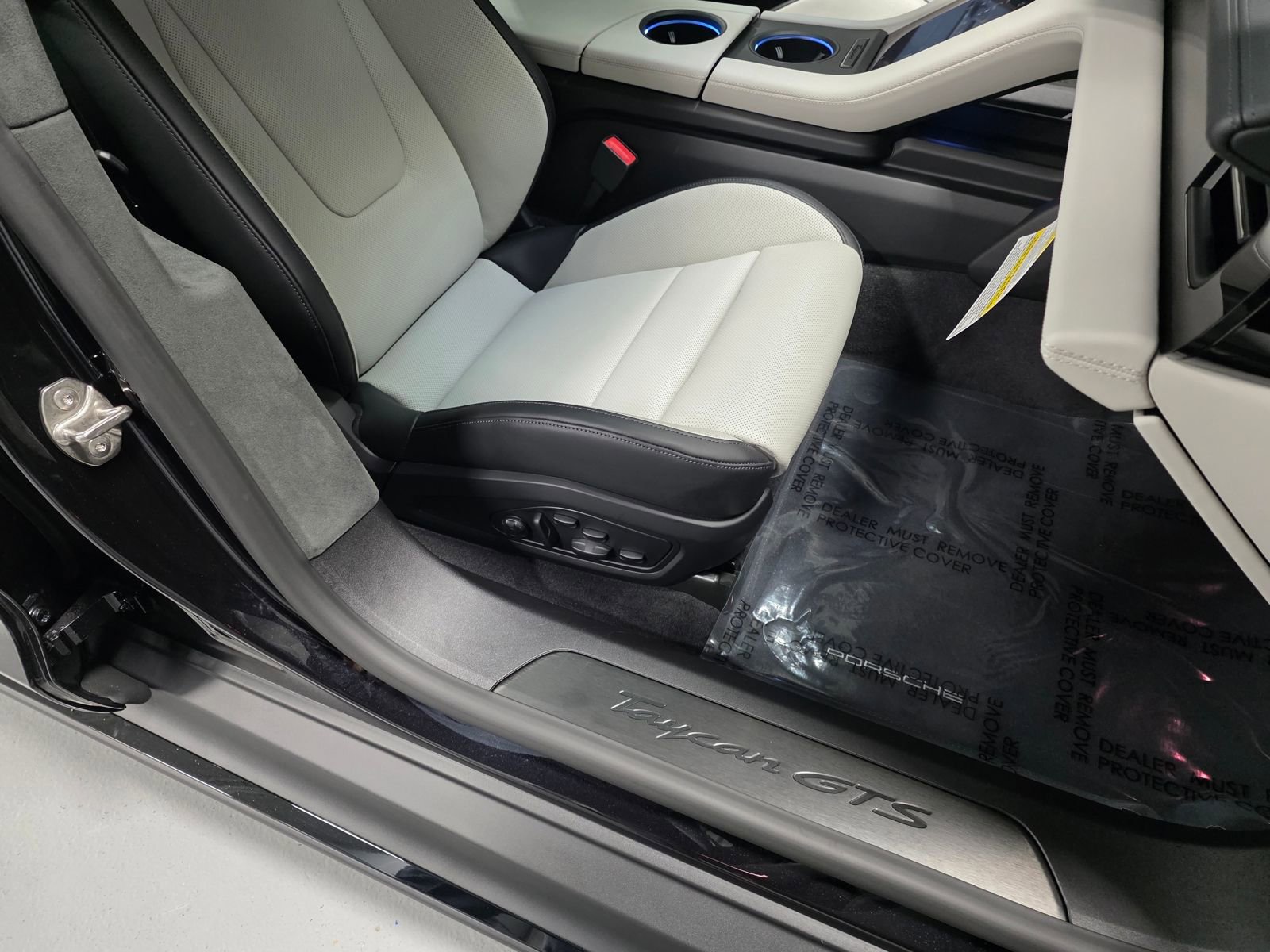 New 2026 Porsche Taycan GTS image 36