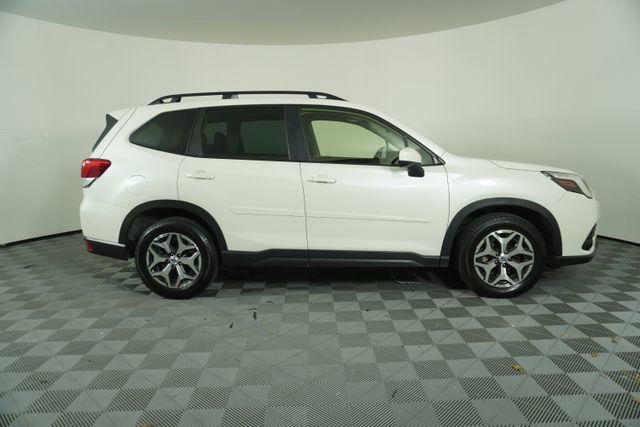 Certified 2022 Subaru Forester Premium image 8
