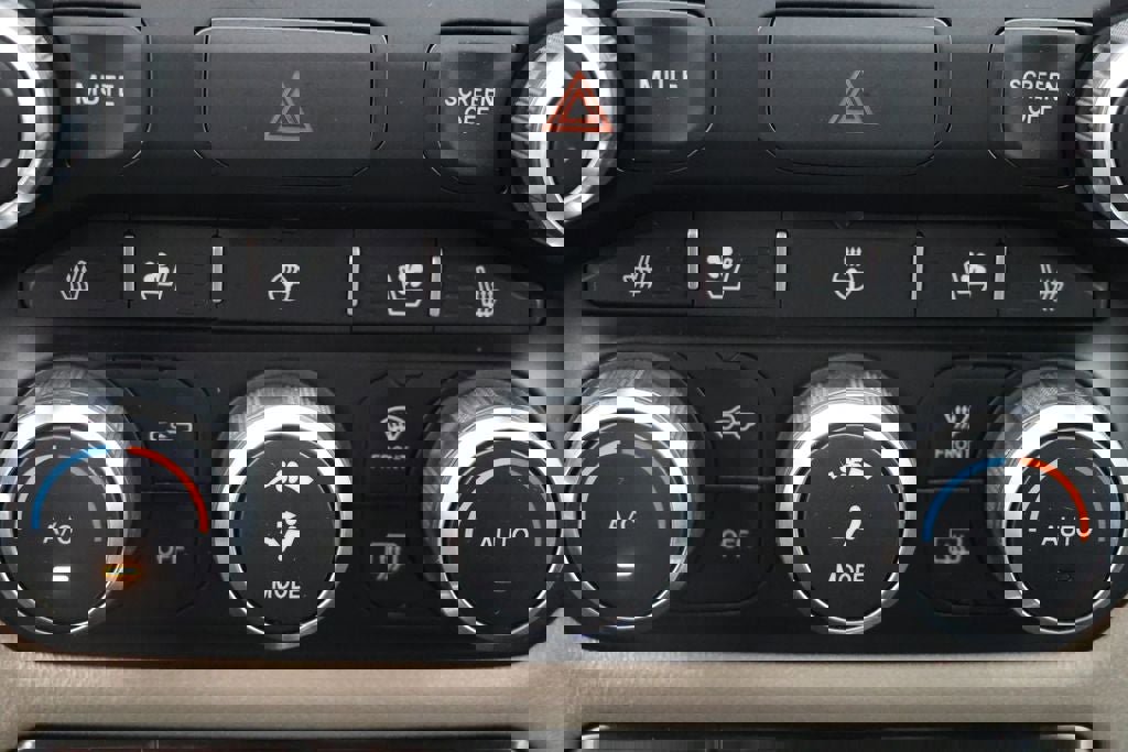 Used 2019 RAM 1500 Laramie image 27