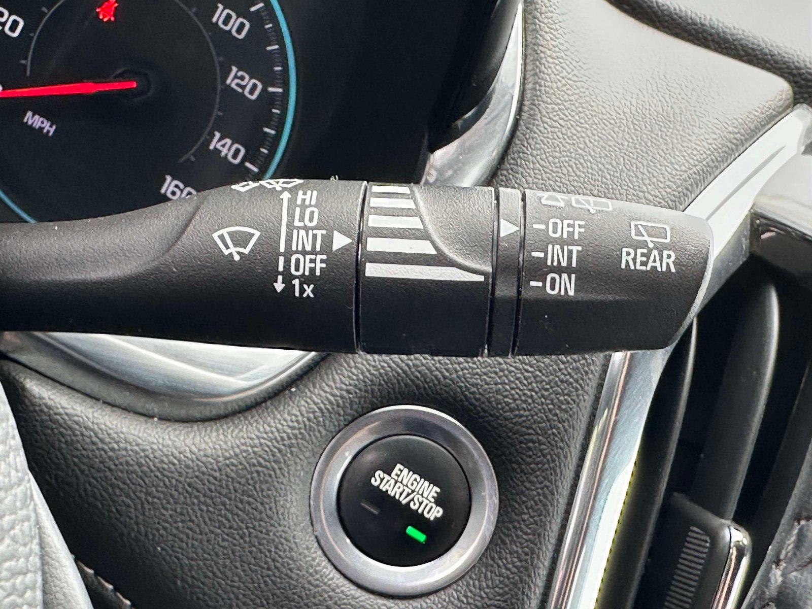 Used 2023 Chevrolet Traverse LT w/ LT Premium Package AWD/4WD image 16
