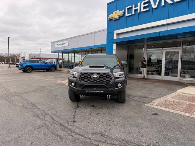 Used 2020 Toyota Tacoma TRD Sport image 2