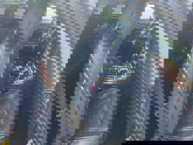 Used 2018 Genesis G90 3.3T Premium image 12