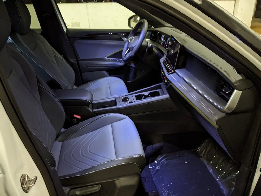 New 2026 Volkswagen Tiguan SE R-Line AWD/4WD image 21