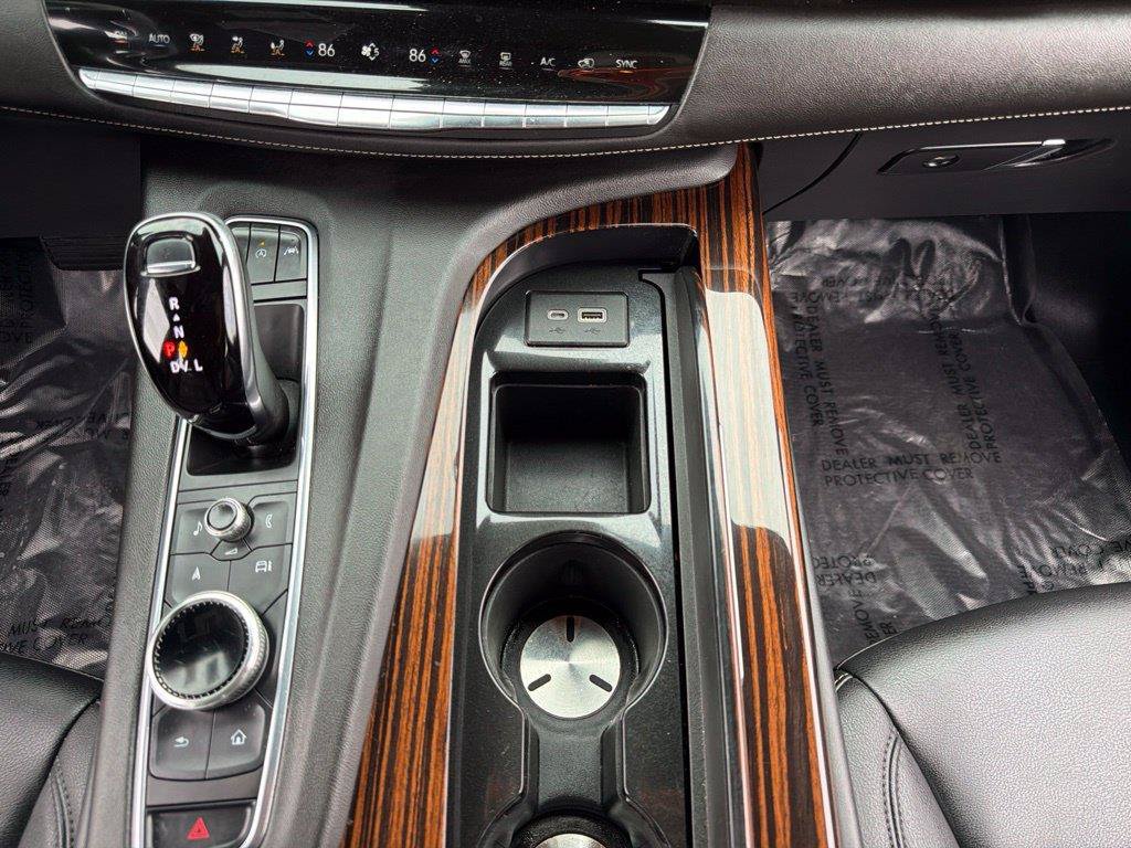 Used 2023 Cadillac Escalade Luxury AWD/4WD image 32