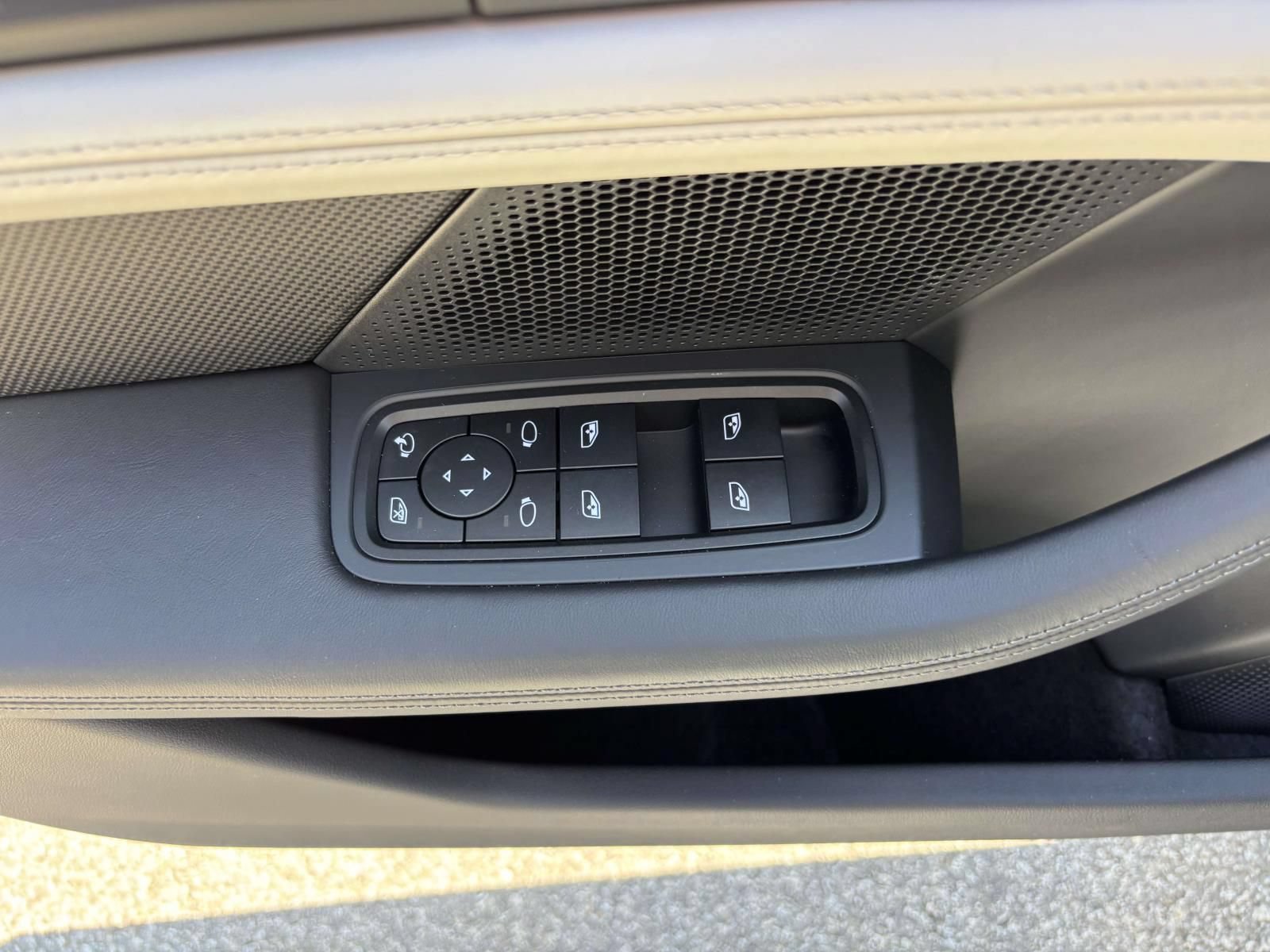New 2026 Porsche Taycan Turbo S AWD/4WD image 25