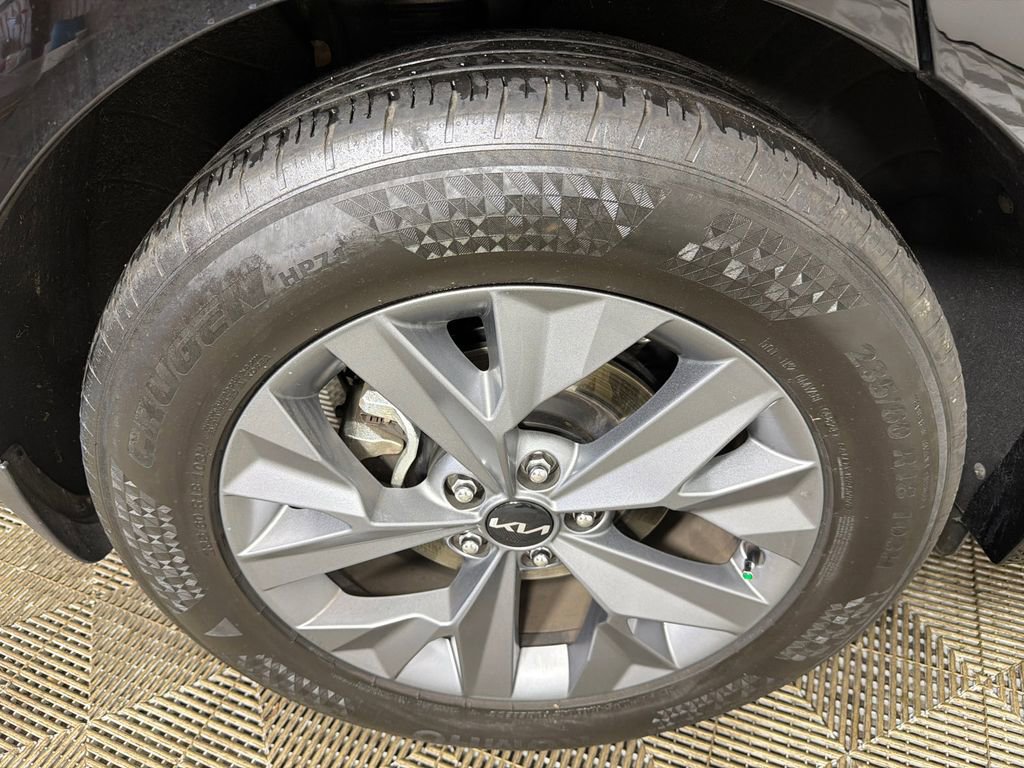 Used 2025 Kia Sportage SX image 19
