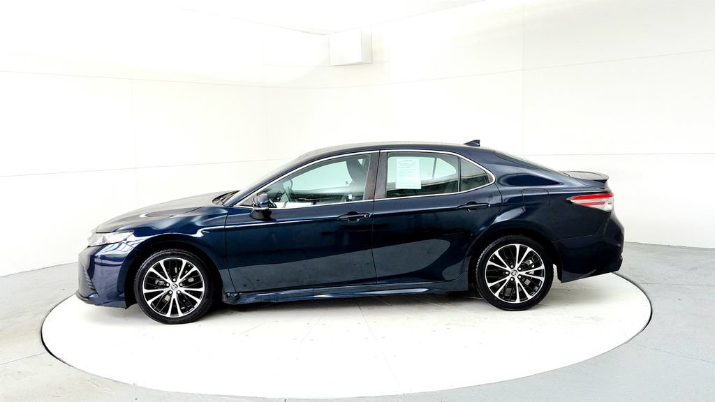Used 2018 Toyota Camry SE w/ Audio Package FWD image 3