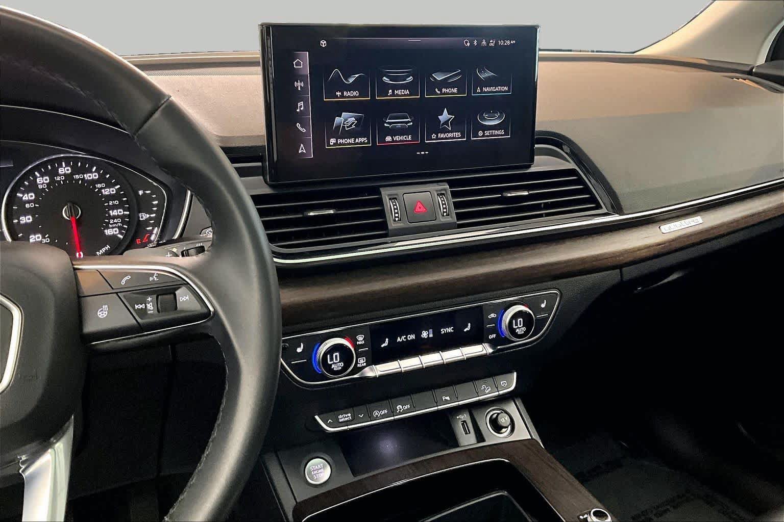 Used 2023 Audi Q5 2.0T Premium w/ Convenience Package AWD/4WD image 7